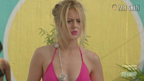 Justine Lupe Topless